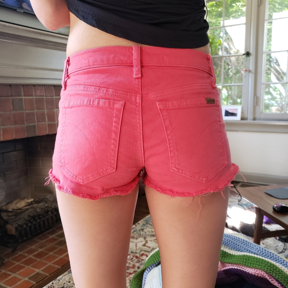 Women's 26 Joe's Low Rise Shorts - Coral